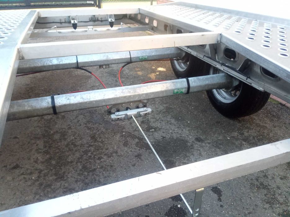 Laweta samochodowa aluminiowa Masa własna 400kg DMC 2000kg STIM