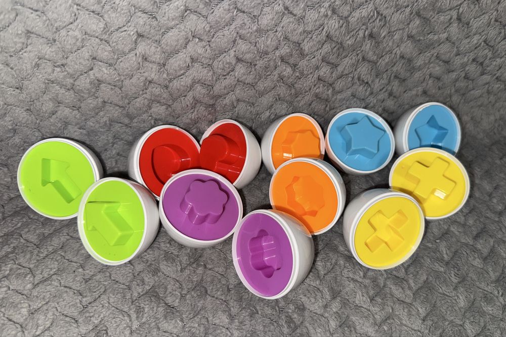 Розвиваючі іграшки для дитини