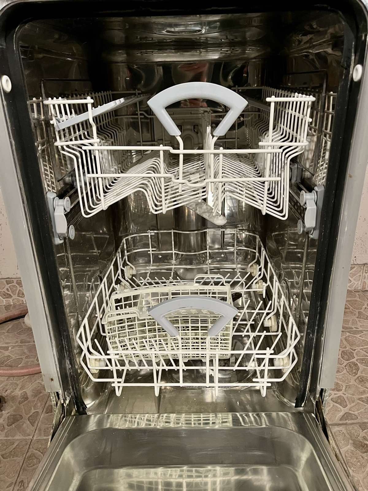 Посудомийна машина