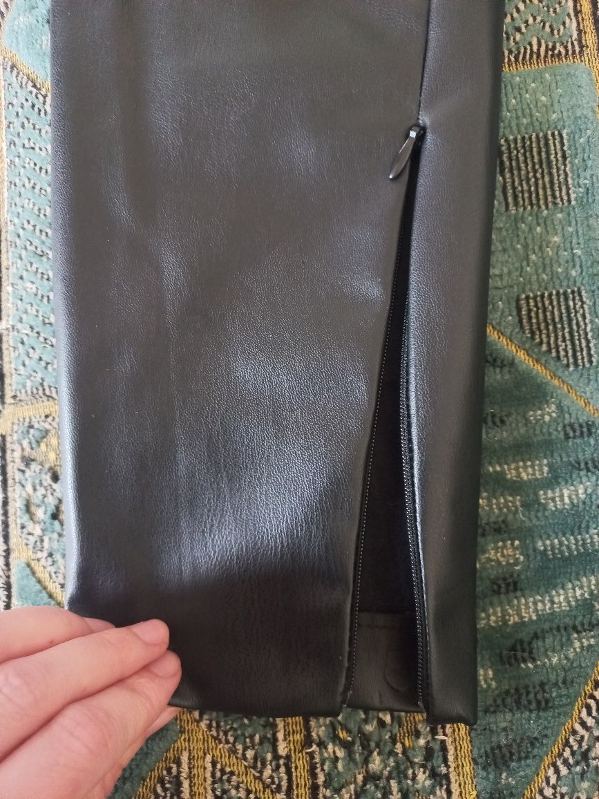 Продам шкіряні штани Zara (утеплені)