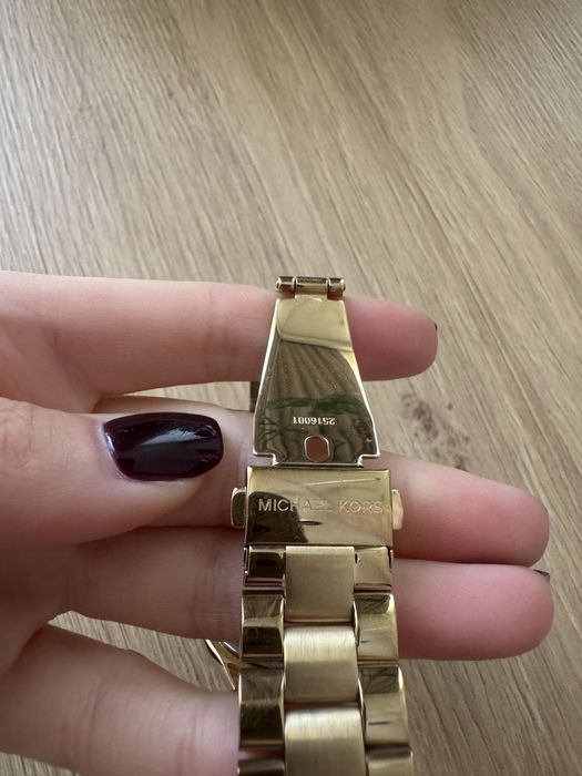 Złoty zegarek na bransolecie Michael Kors