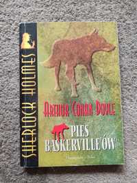 Pies Baskerville'ów. Książka.