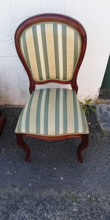 Conjunto de móveis.