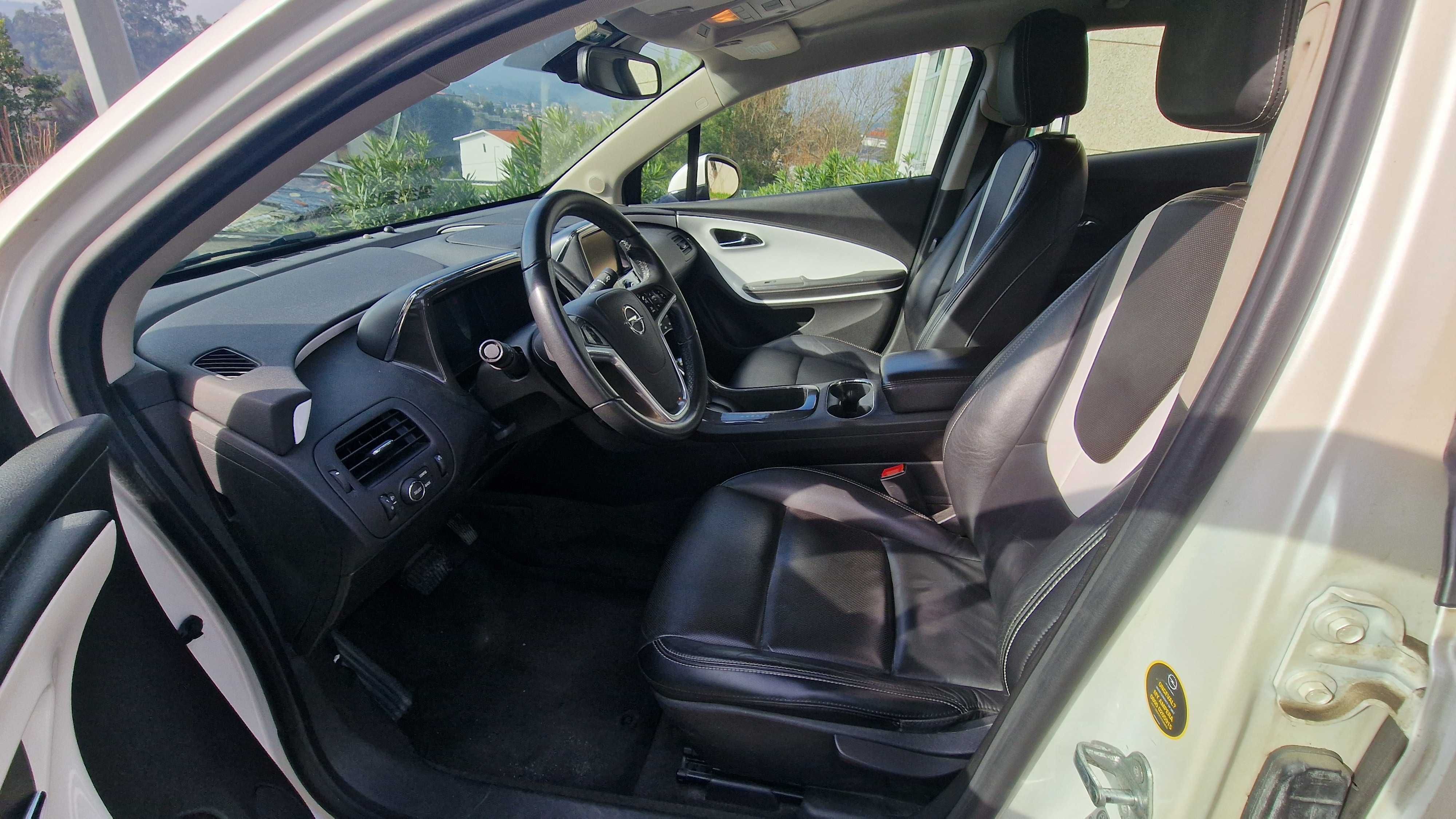 Opel Ampera Híbrido Plug-In Branco