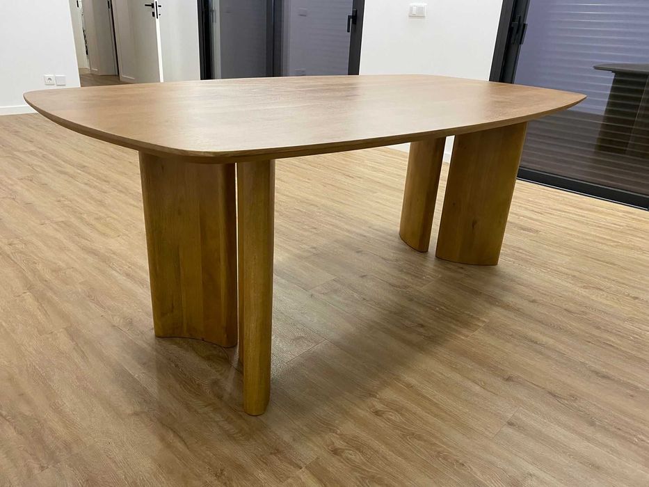 Mesa de jantar SKLUM Sidney 2m x 1m