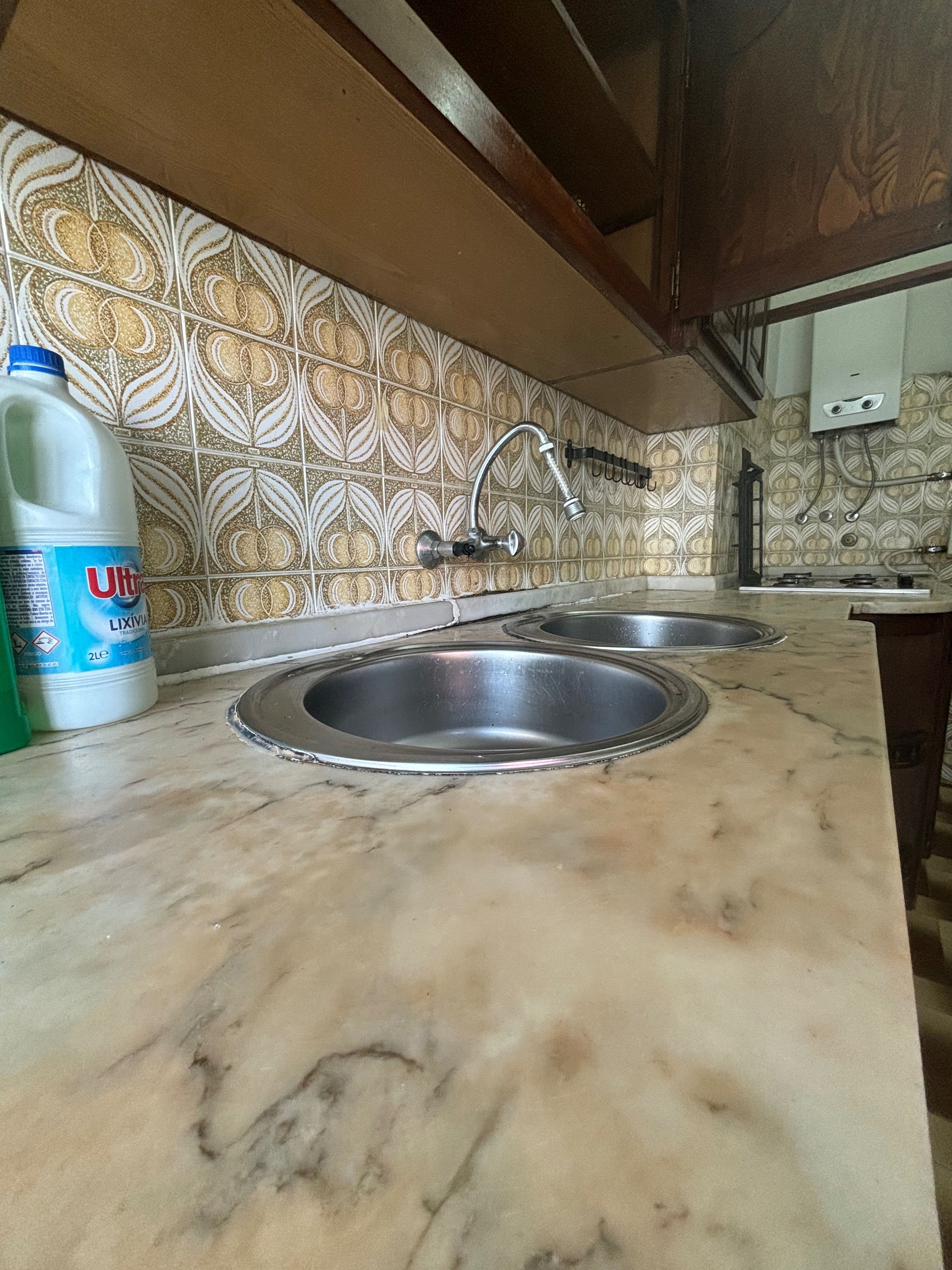 Cozinha em castanho