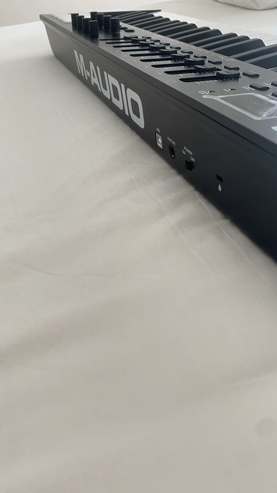 Controlador MIDI M-Audio Oxygen 49