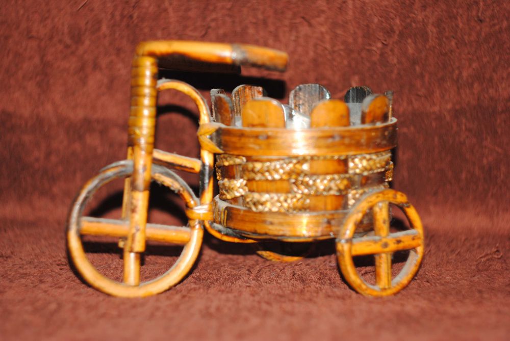 Деревянная подставка для вина, шампанского и прочих напитков