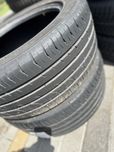 2 sztuki opon letnich 215/65/17 CONTINENTAL Używane F-Vat