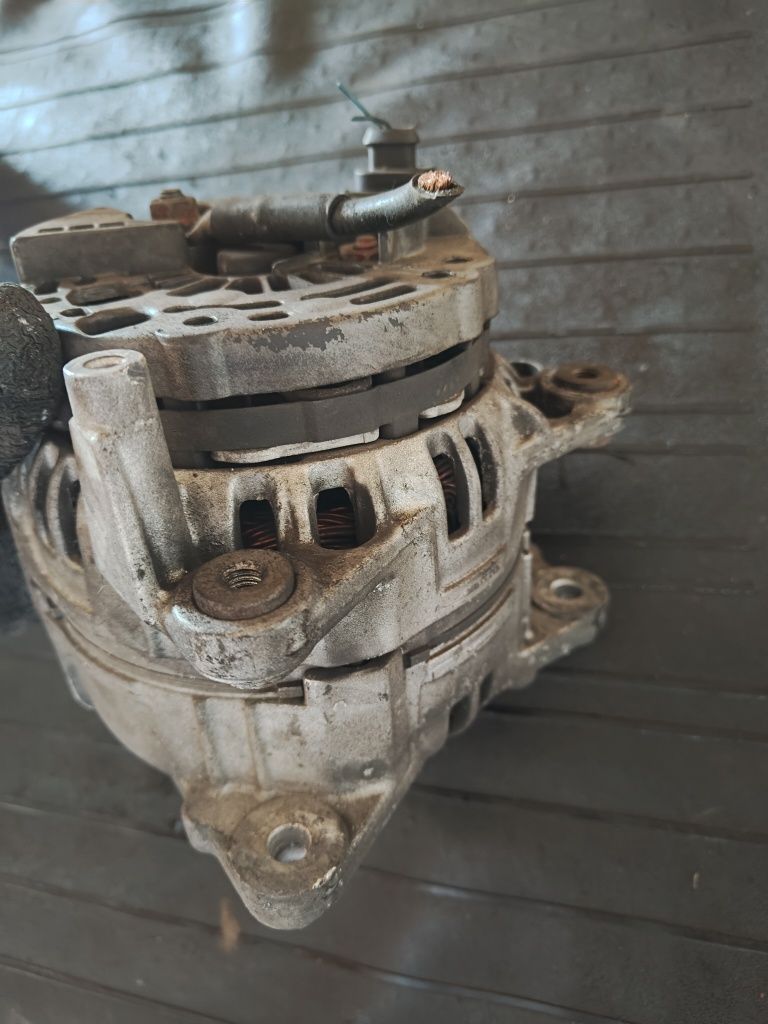Alternator sprawny testowany audi A4 b6 b7 1,9 TDI awx avf passat