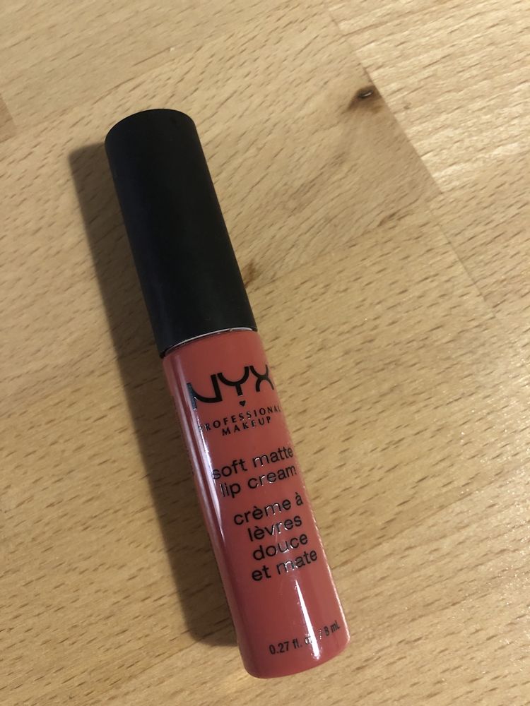 NYX jak nowa szminka pomadka w sztyfcie Soft Matte Lip Cream Sao Paulo