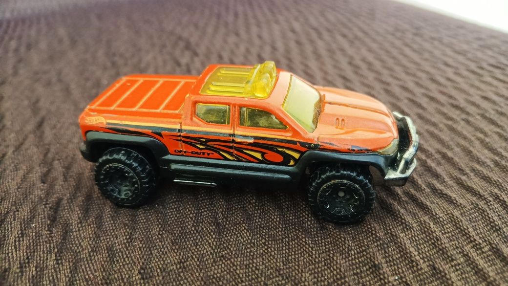 4 samochodziki Hot Wheels