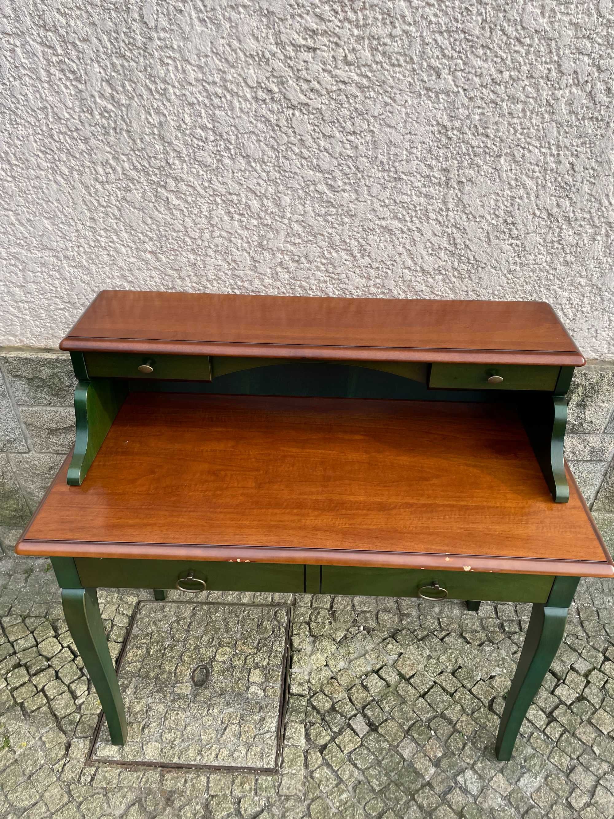 Mesa escrivaninha