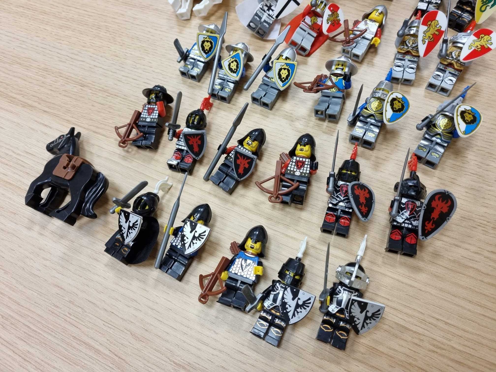 Mix rycerzy ludziki z klocków minifigurki koń król artur zielony smok