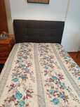 Cama de casal em pele