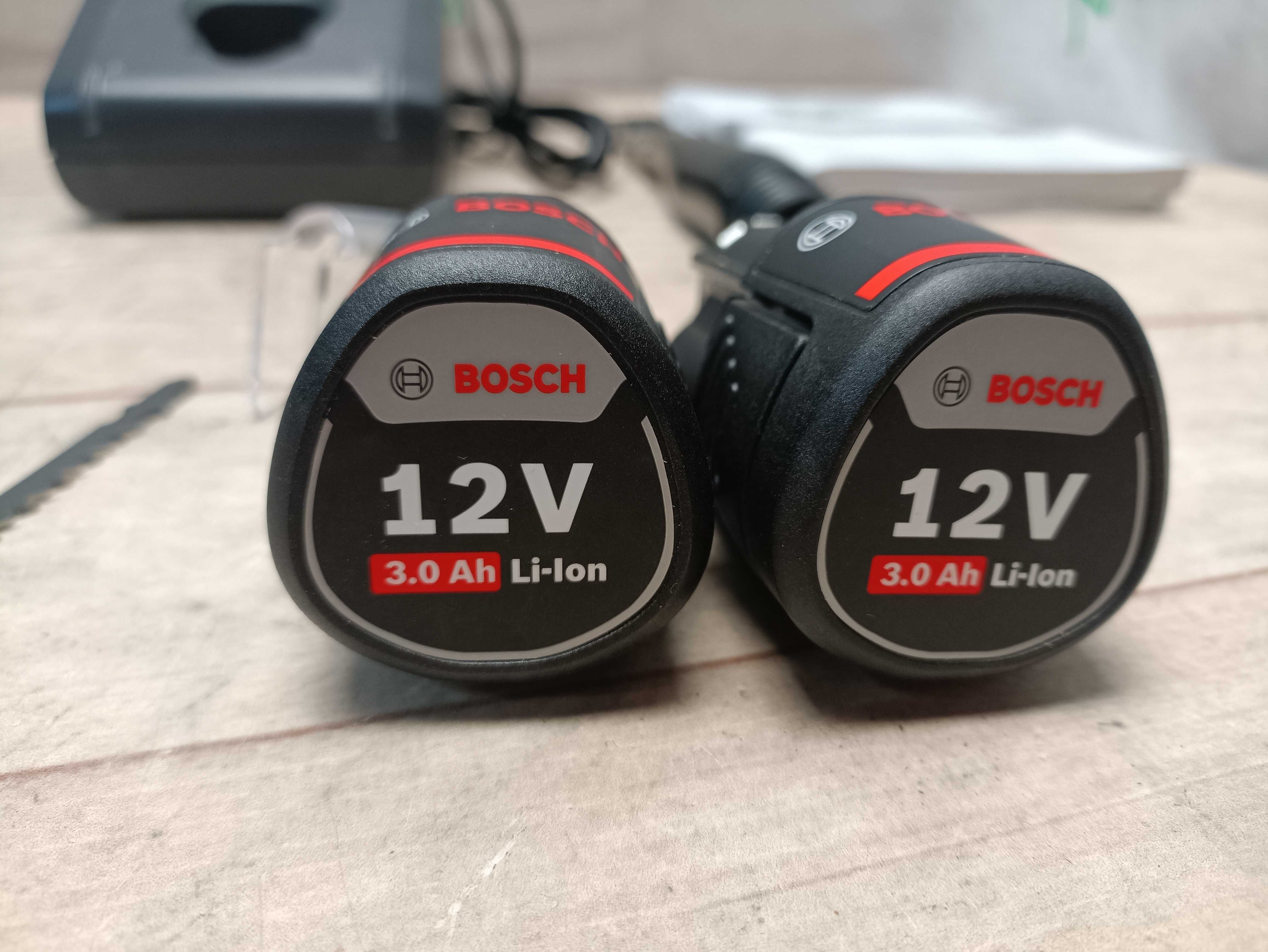 Bosch GST 12V-70 акумуляторний лобзик, 10.8В, 2 АКБ, ЗП, L-boxx