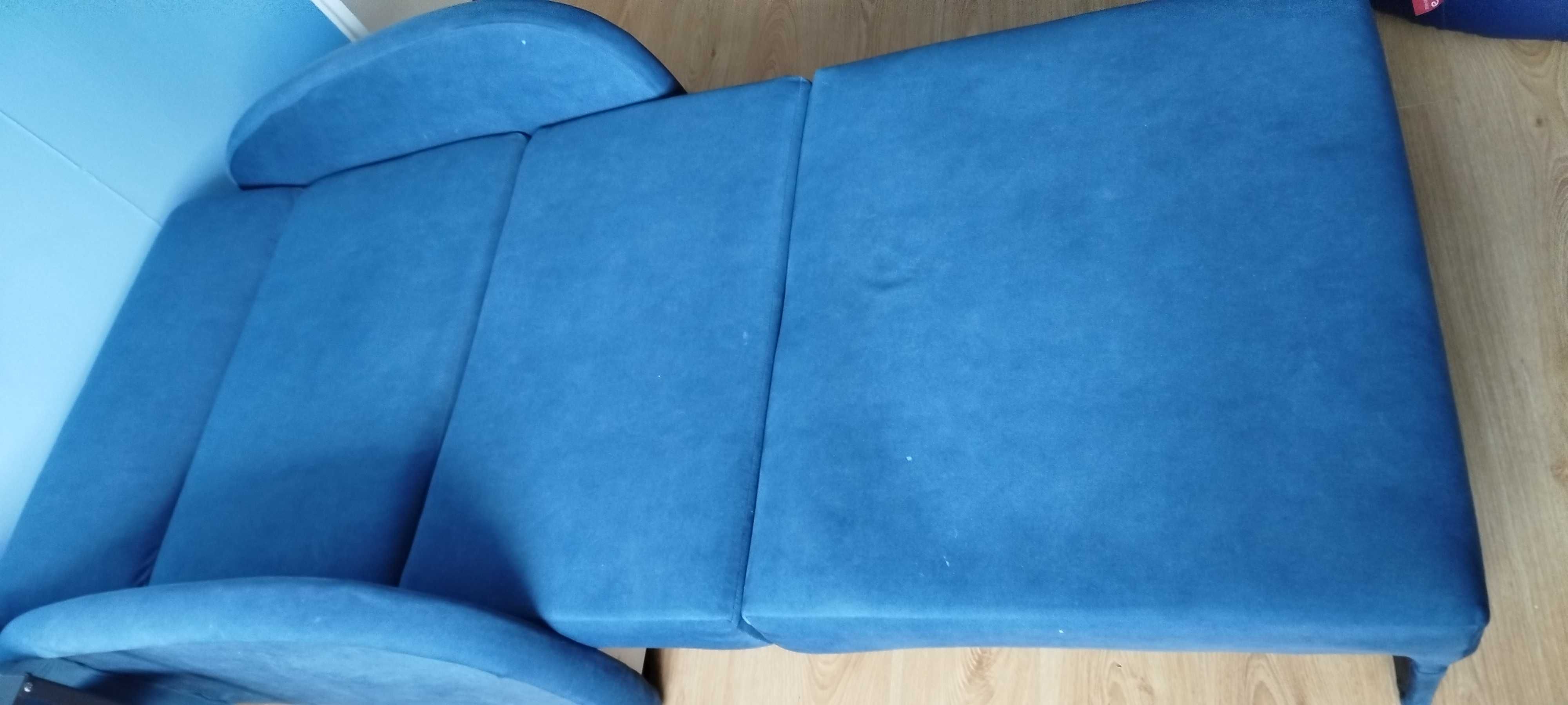 sofa jednoosobowa, młodzieżowa, do spania. Z pojemnikiem na pościel