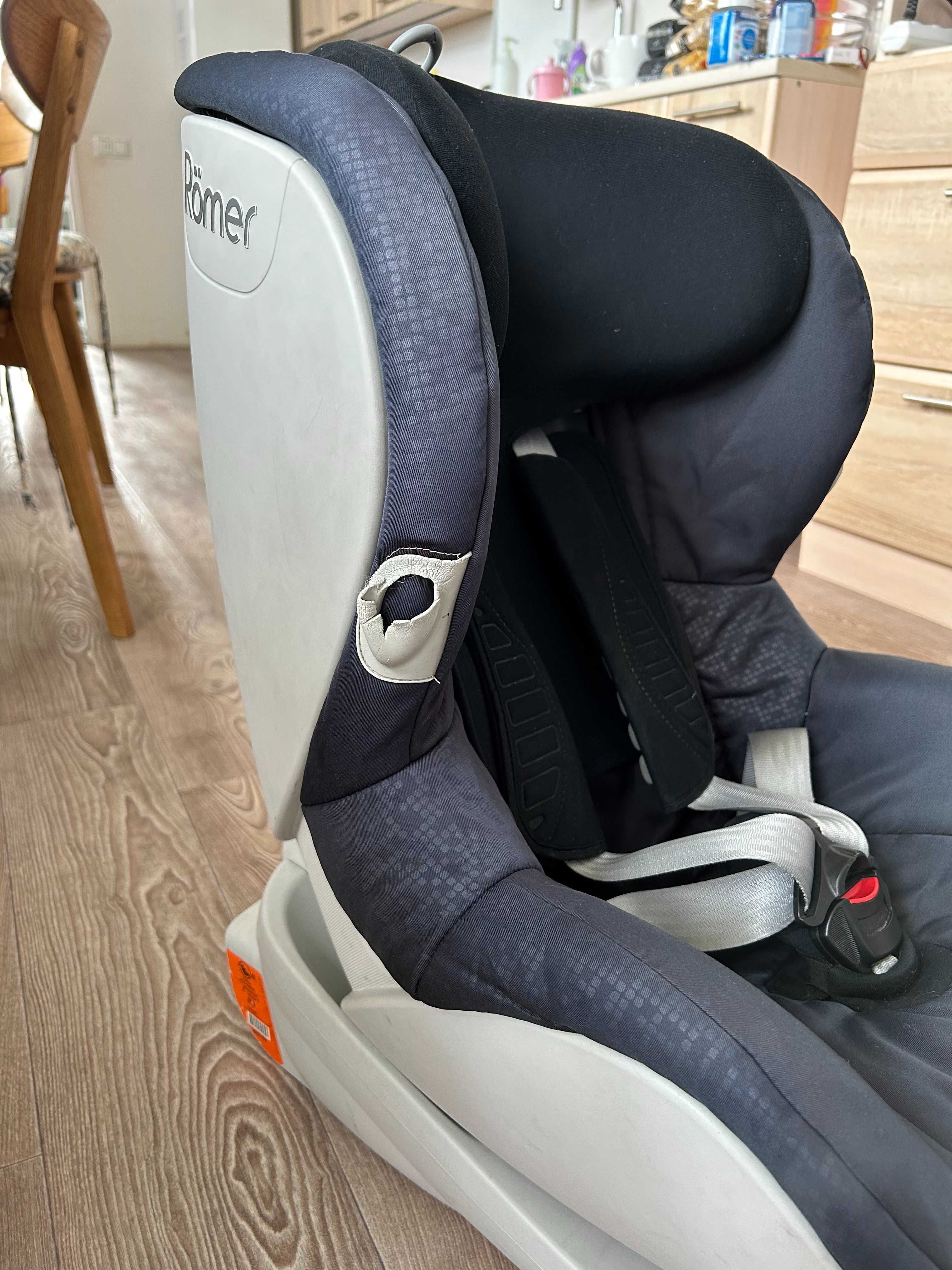 Дитяче автокрісло Britax Romer trifix