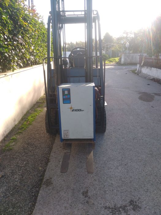 Empilhador toyota 1600kg