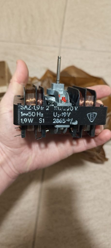 Silnik SAZ 1,9 do magnetofonu szpulowego NOWY 1983r.