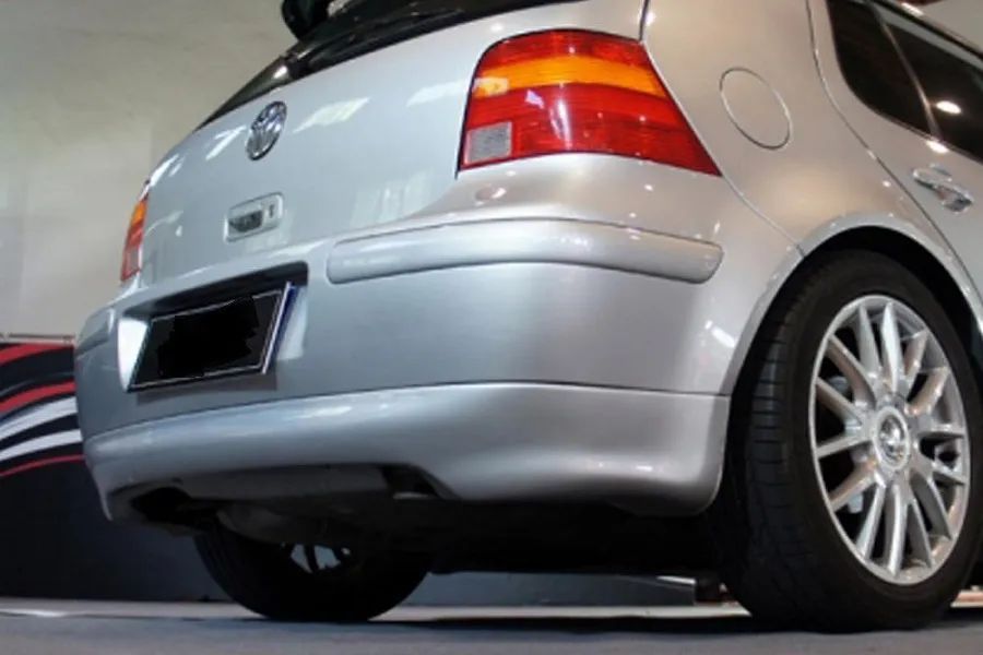 Difusor / Lip / spoiler traseiro VW Golf 4 1998-2003 3 / 5 portas