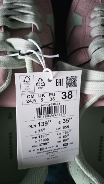 Sneakersy damskie z kontrastowymi elementami
