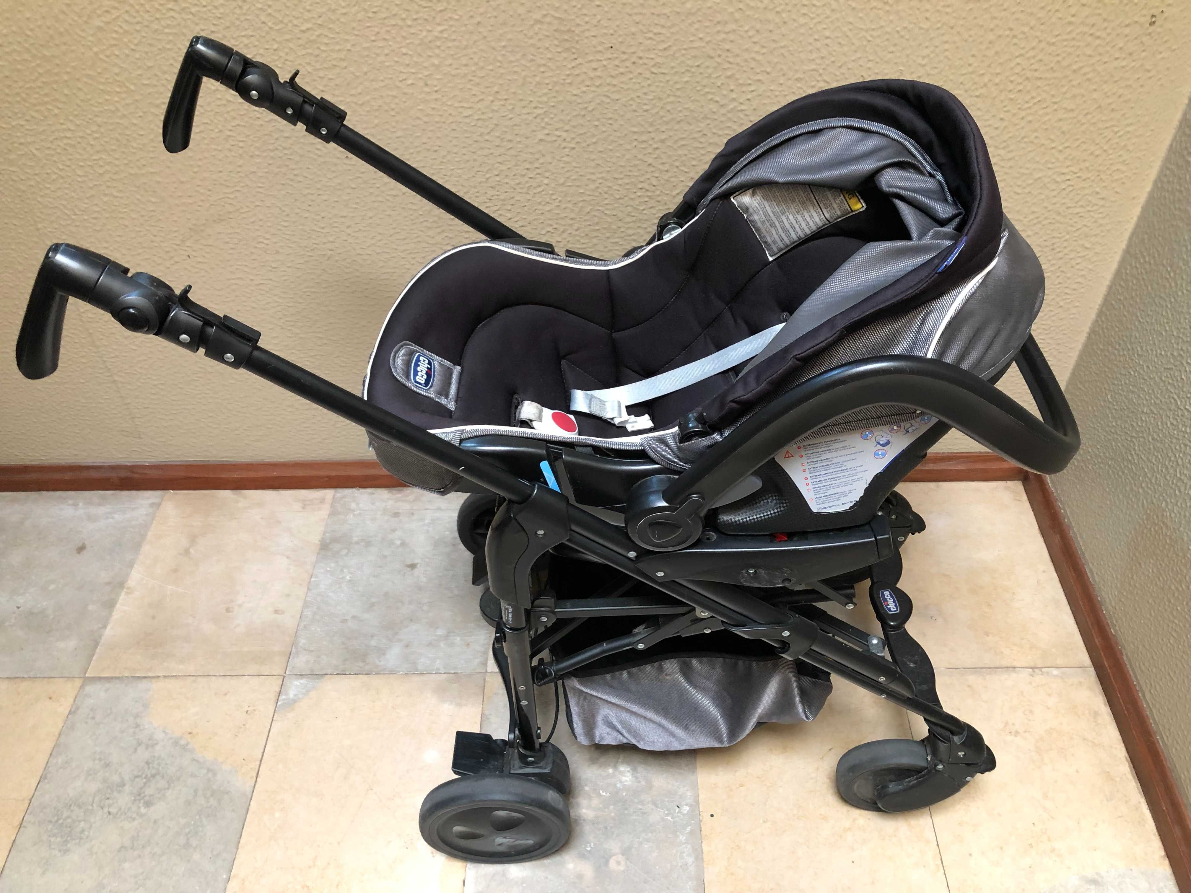 Carrinho de bebê Chicco com cadeira ovo e autofix