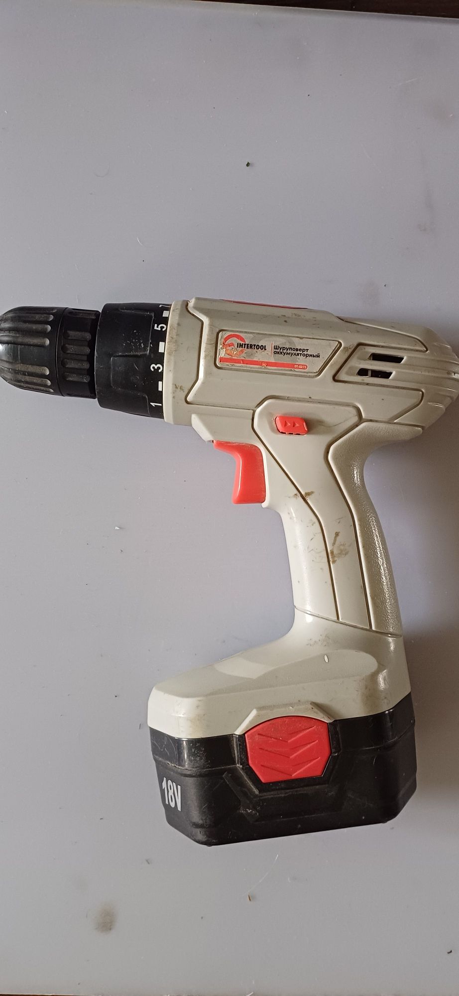 Шуруповерт аккумуляторный intertool
