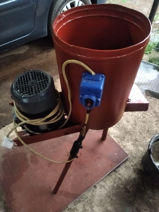 Корморізка з газового балона