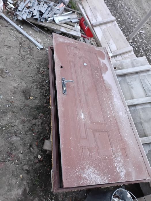 Drzwi wejściowe budowlane