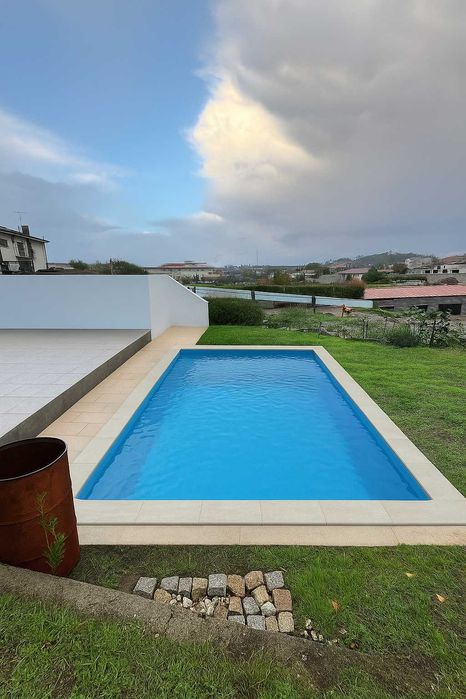 Construímos a sua Piscina dos Sonhos — Orçamento Grátis!