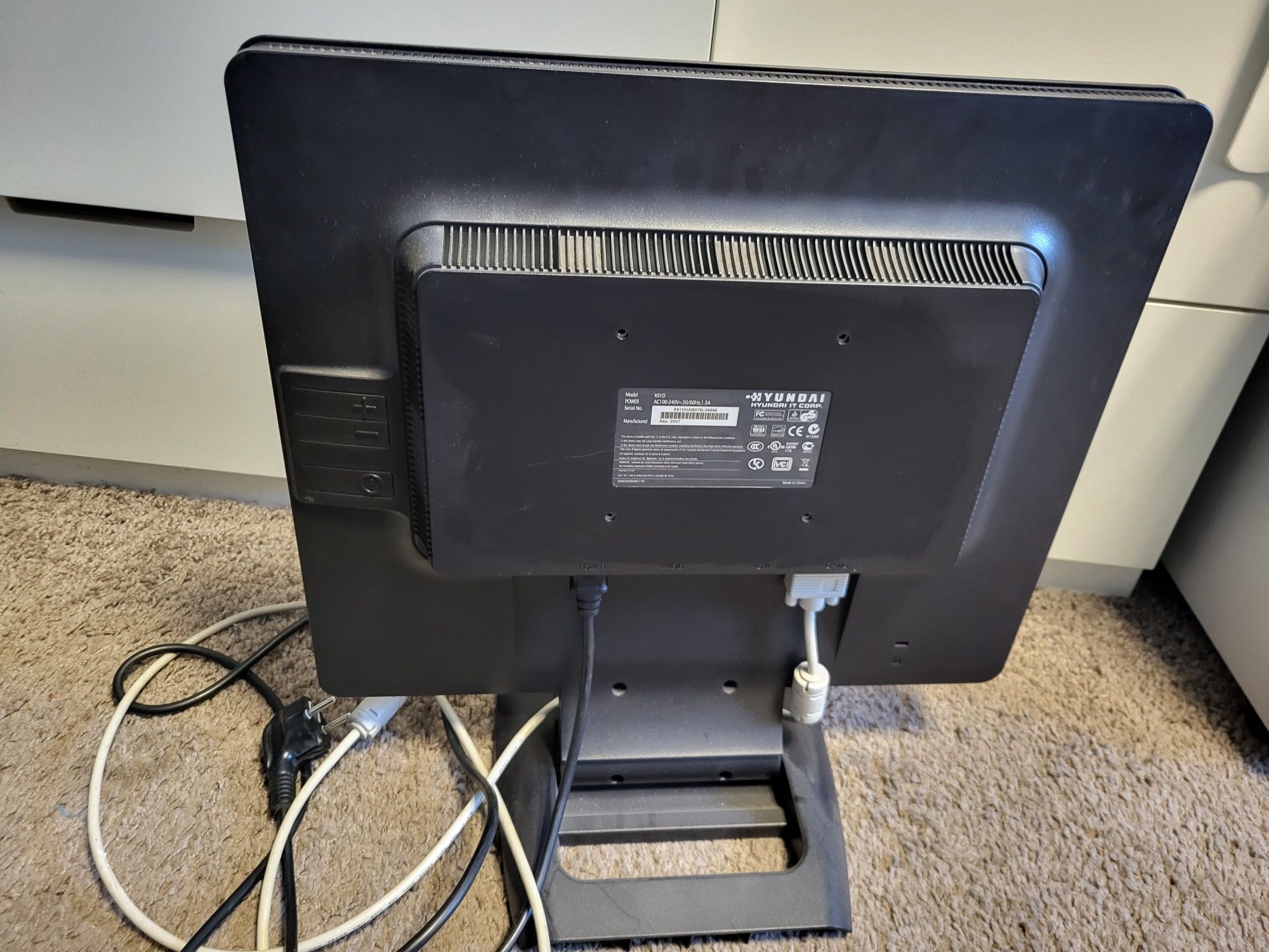 monitor HYUNDAI X91D