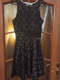 Piękna czarna koronkowa sukienka XS