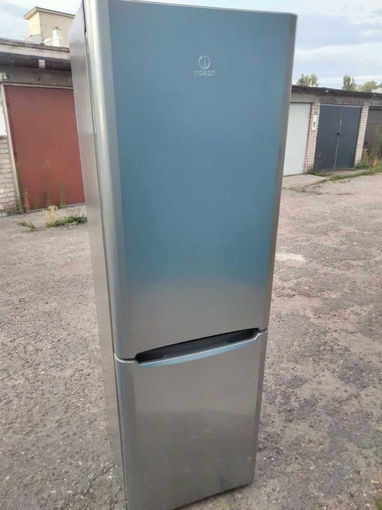 Lodówka Indesit w pełni sprawna!