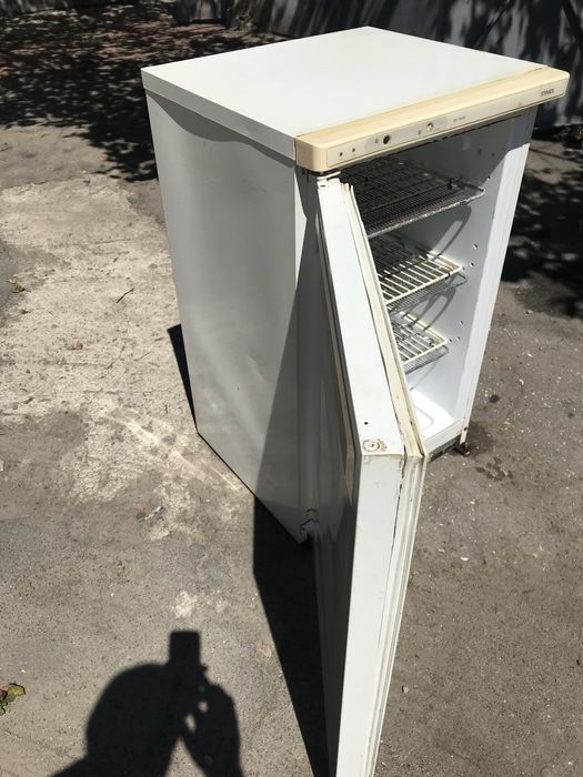 Продам морозильную камеру