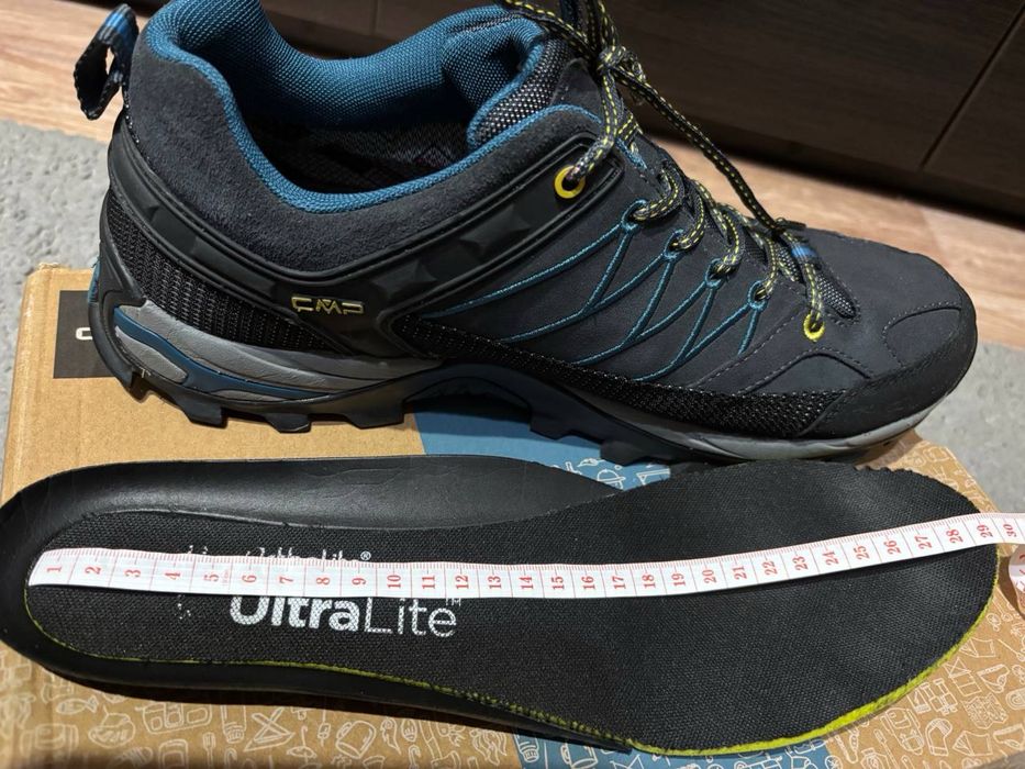 Кросівки чоловічі