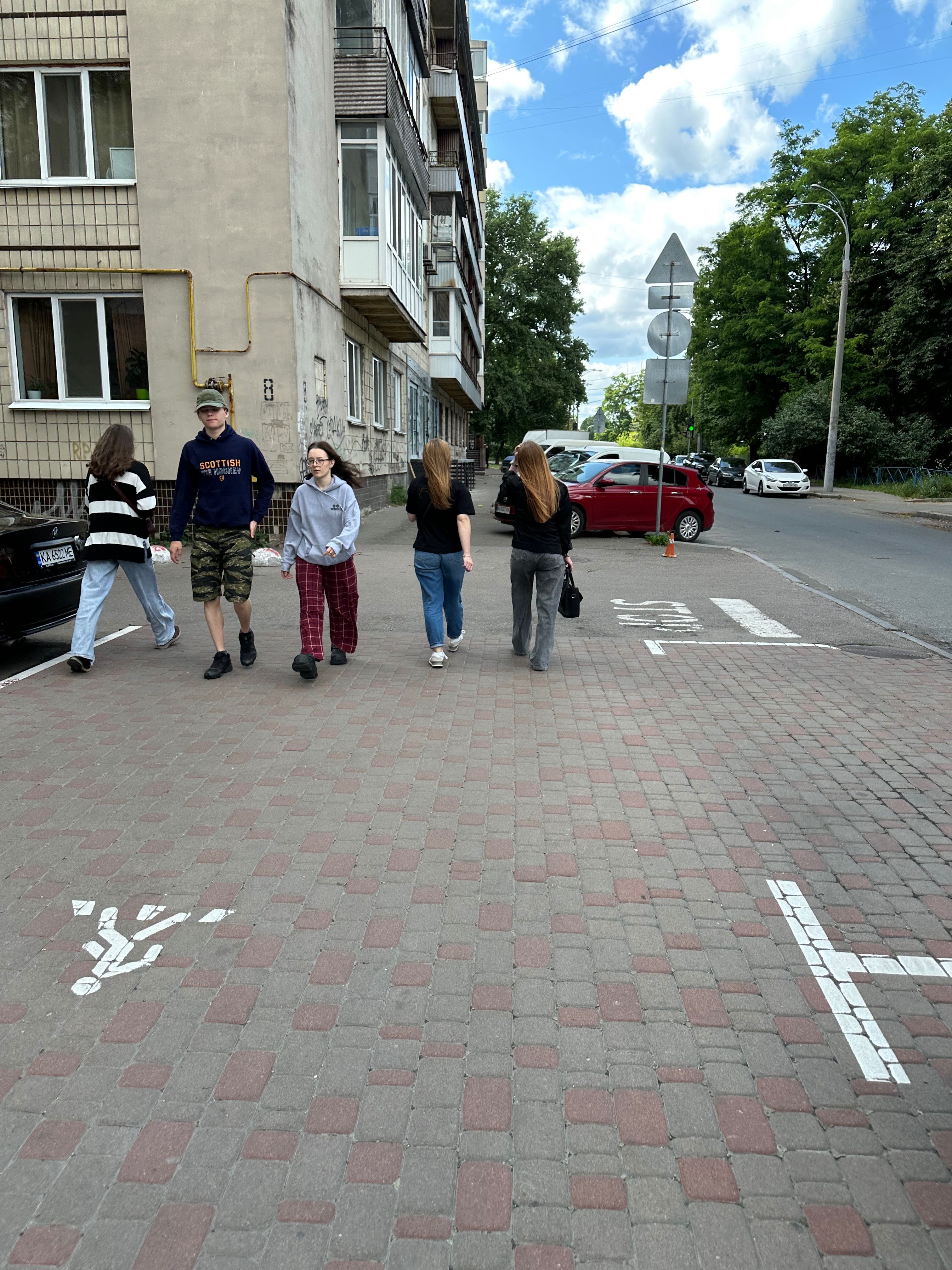 Здам фасад 12 м2 Перекресток Нежинская Голего Гарматная НАУ/АТБ