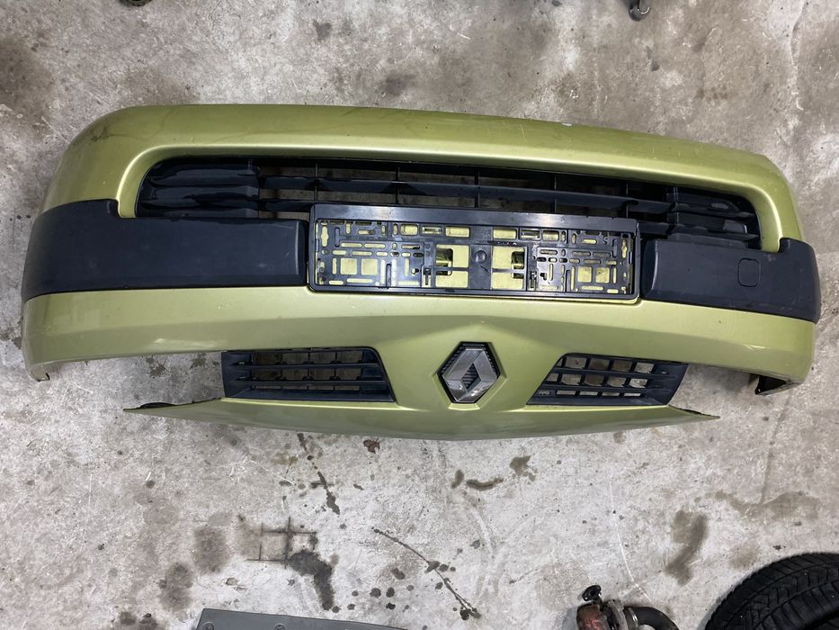 Megane II  zderzak przod