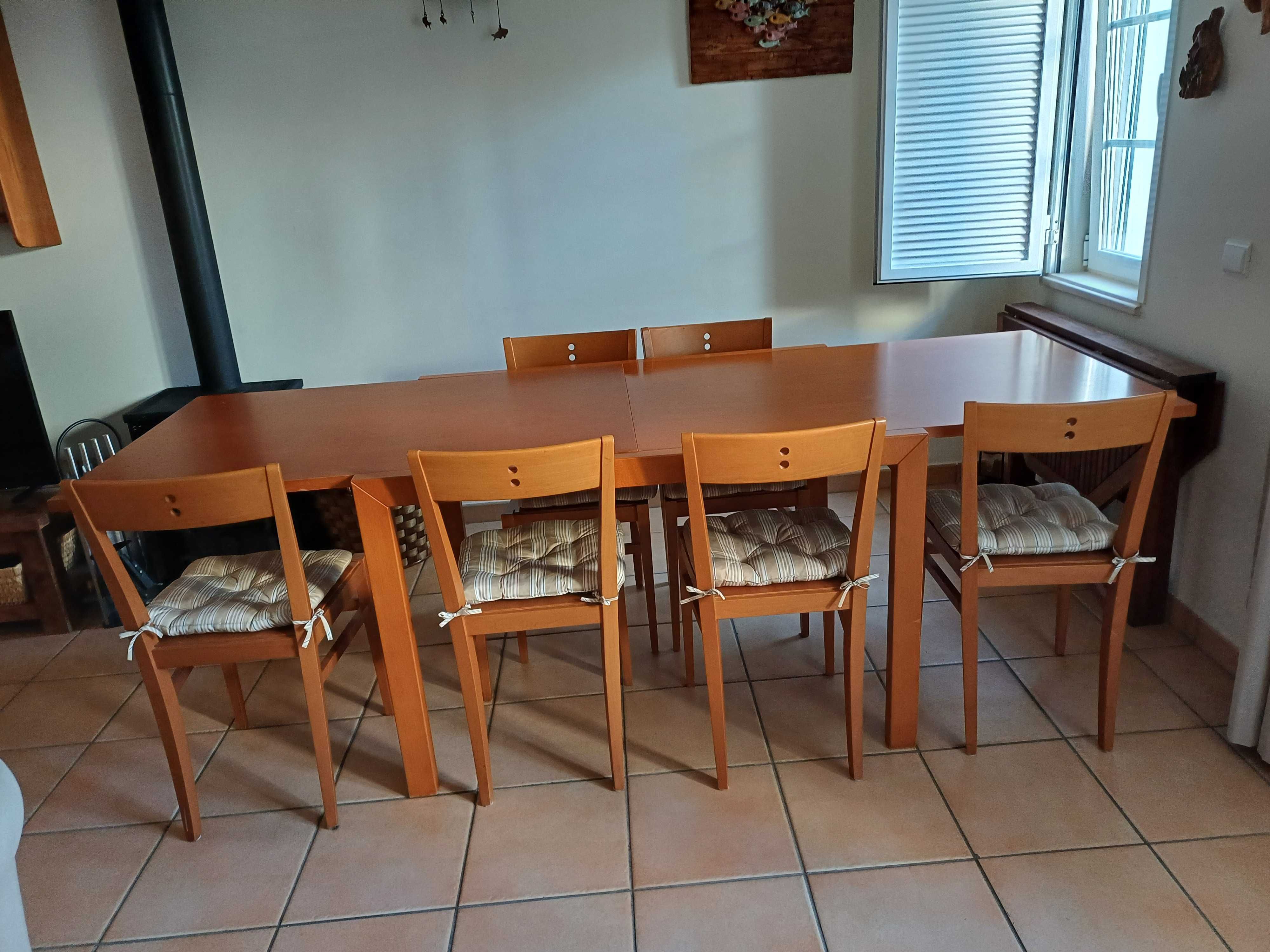 Mesa de jantar extensível + 6 cadeiras