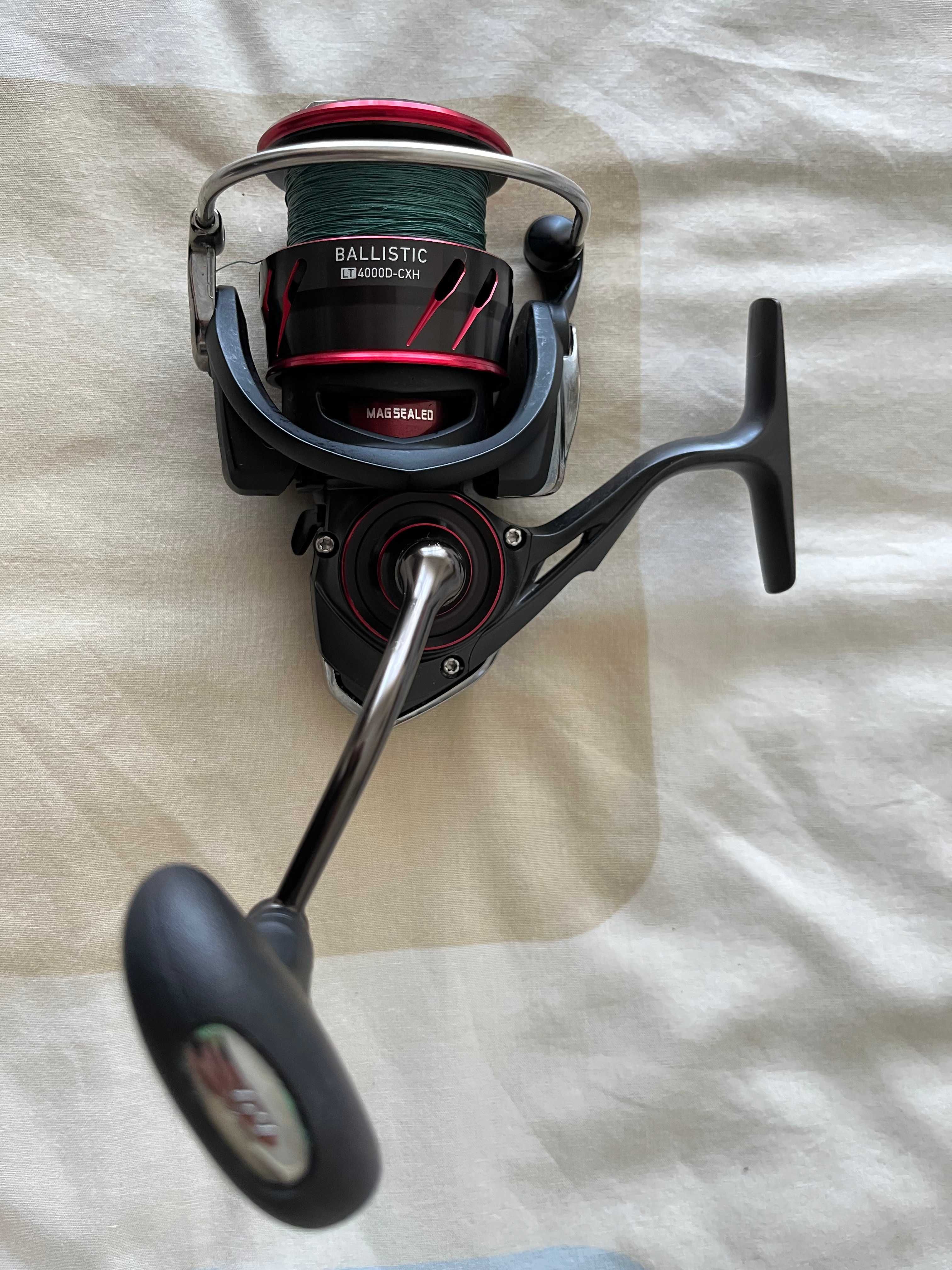 Carreto Daiwa Ballistic LT 4000D-CXH