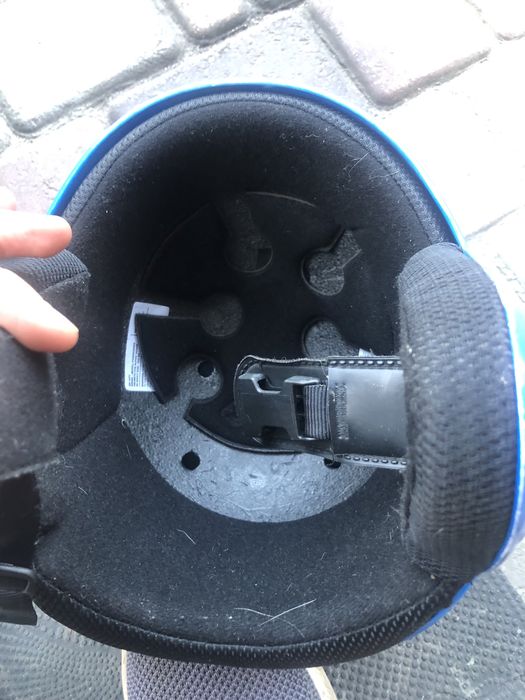 Продам шлем на скутер (размер 58)