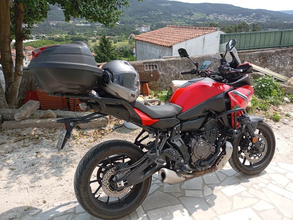 Moto Yamaha tracer 7