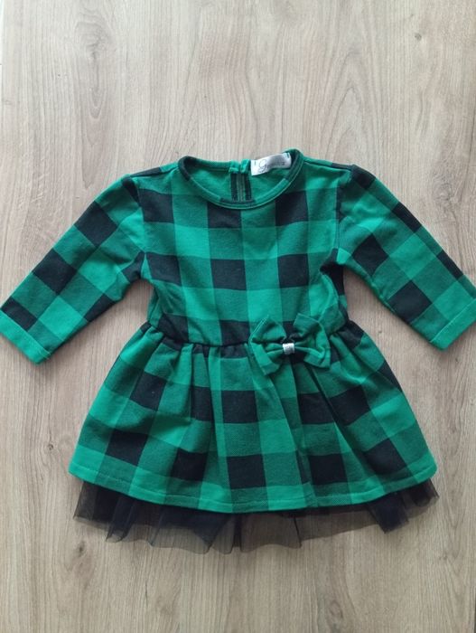 Elegancka sukienka w kratkę r.68