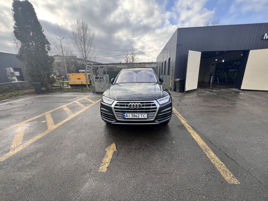 Audi Q5 2018 авто