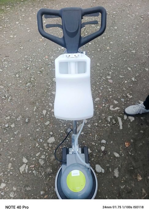 Szorowarka jednotarczowa do podłóg Ulsonix