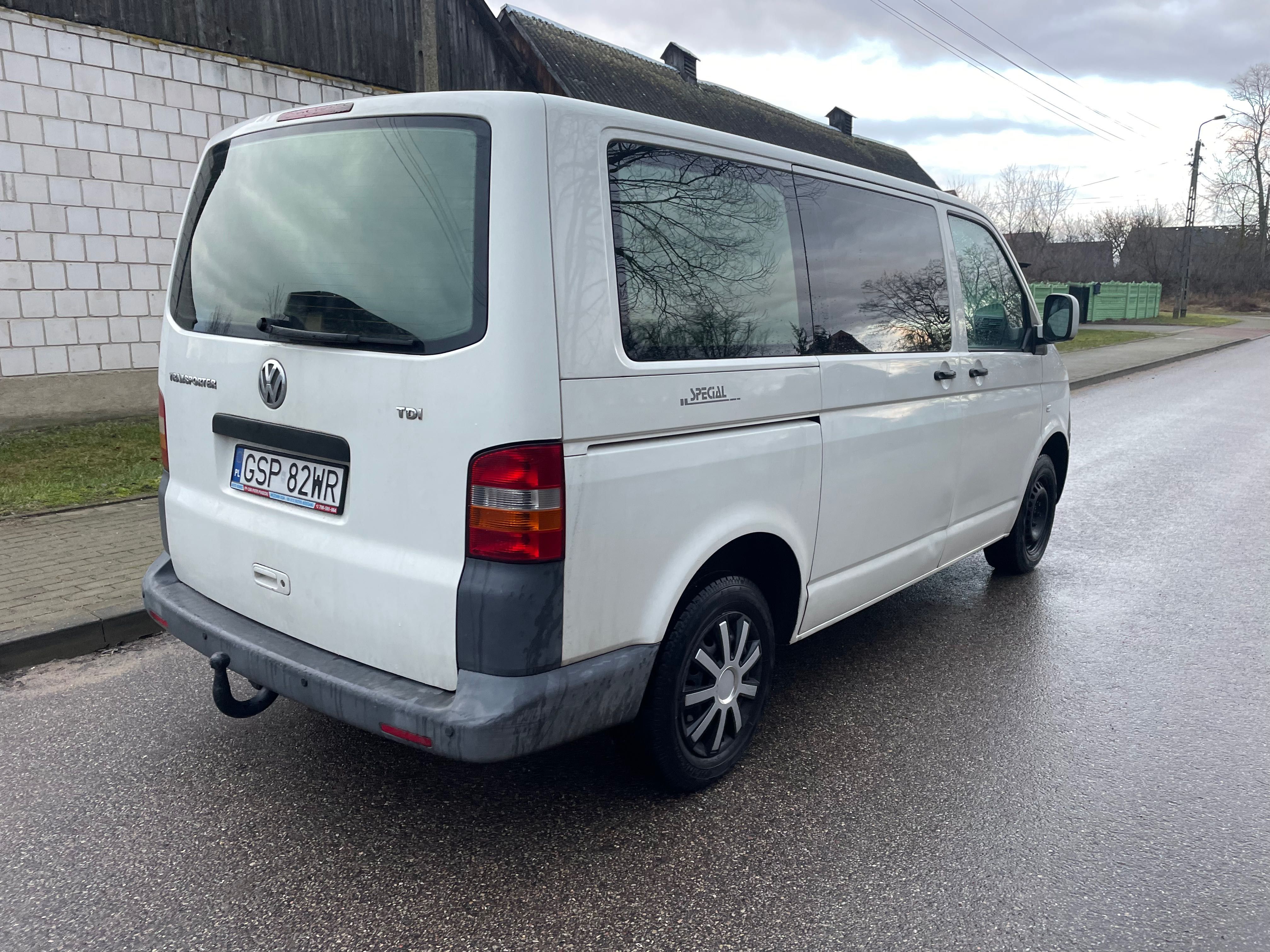 Volkswagen Transporter 1.9TDI Klima ESP Hak 8Os niski przebi