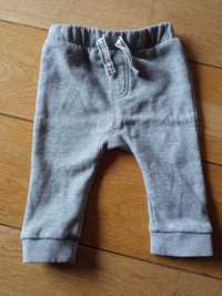 Spodnie dla chłopca rozmiar62-68