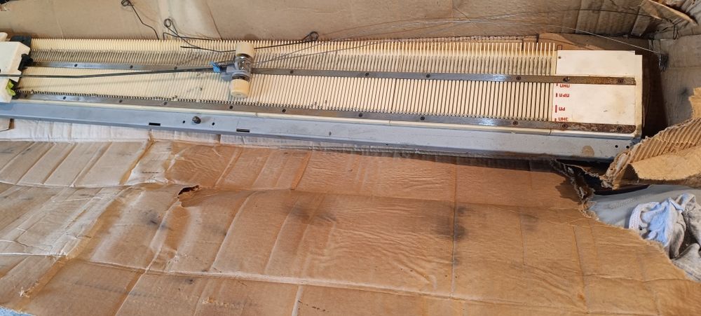 Вязальная машинка Нева 5