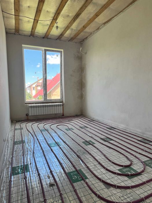 Таун в Бучі з частковим ремонтом,поруч вся інфраструктура!Газ!