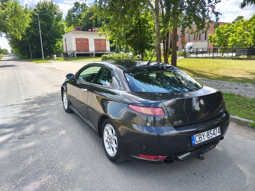 Alfa Romeo GT Q2 1.9 JTD 150 KM